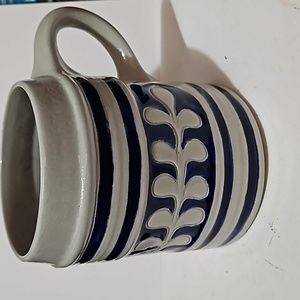 Williamsburg Pottery Stoneware Gray & Blue Salt Glaze Oak Leaf Stein, XL Mug(km)